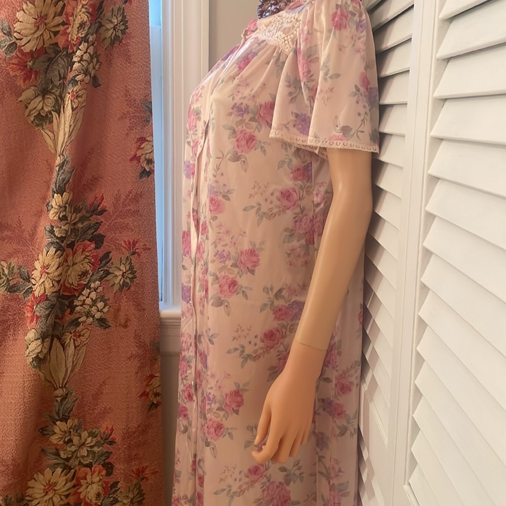 Vintage VANITY FAIR floral print nightgown . Size SMALL - Picture 10 of 14
